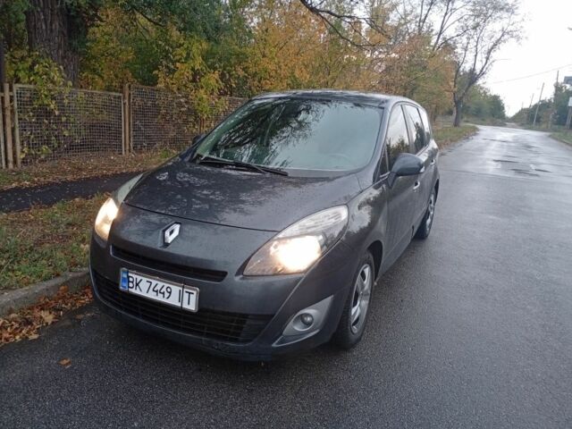 Серый Рено Гранд Сценик, объемом двигателя 1.5 л и пробегом 310 тыс. км за 7000 $, фото 6 на Automoto.ua