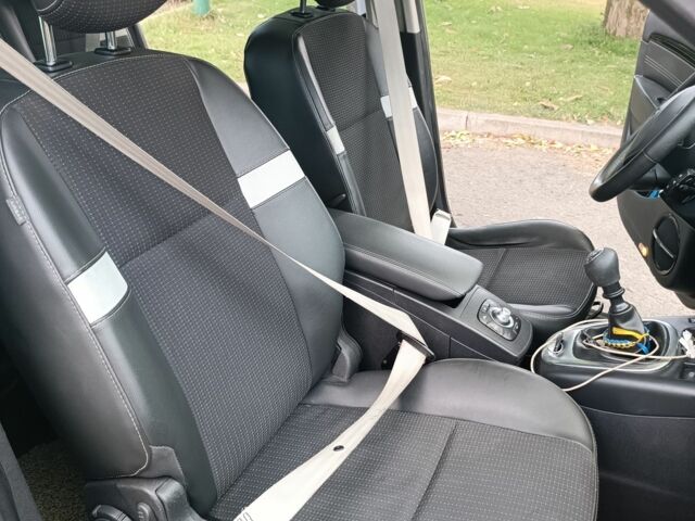 Серый Рено Гранд Сценик, объемом двигателя 1.5 л и пробегом 340 тыс. км за 8800 $, фото 3 на Automoto.ua