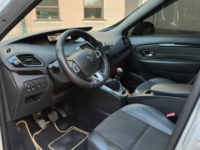 Серый Рено Гранд Сценик, объемом двигателя 1.6 л и пробегом 210 тыс. км за 9450 $, фото 5 на Automoto.ua