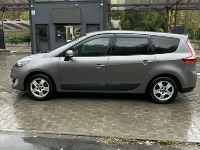 Сірий Рено Гранд Сценік, об'ємом двигуна 1.5 л та пробігом 250 тис. км за 6999 $, фото 7 на Automoto.ua