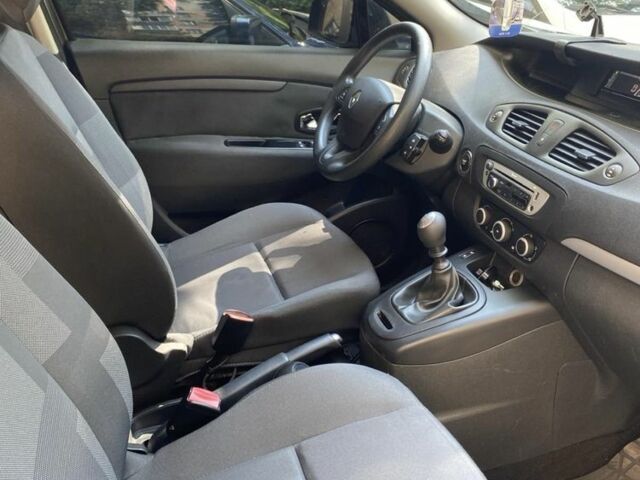 Сірий Рено Гранд Сценік, об'ємом двигуна 1.5 л та пробігом 219 тис. км за 7900 $, фото 3 на Automoto.ua