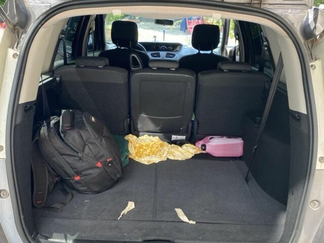 Сірий Рено Гранд Сценік, об'ємом двигуна 1.5 л та пробігом 219 тис. км за 7900 $, фото 5 на Automoto.ua