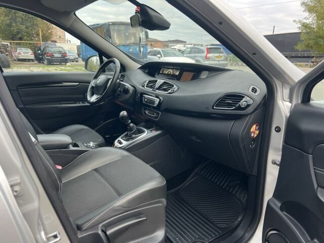 Серый Рено Гранд Сценик, объемом двигателя 1.5 л и пробегом 175 тыс. км за 9999 $, фото 22 на Automoto.ua