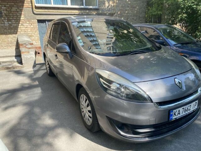 Сірий Рено Гранд Сценік, об'ємом двигуна 1.5 л та пробігом 219 тис. км за 7900 $, фото 1 на Automoto.ua