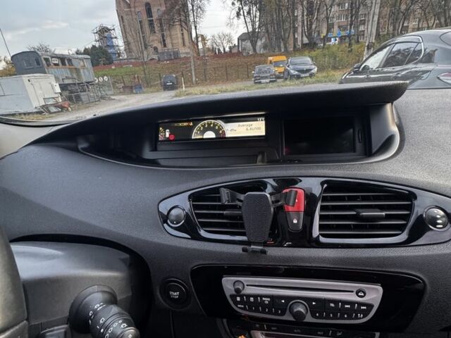 Серый Рено Гранд Сценик, объемом двигателя 1.4 л и пробегом 225 тыс. км за 3900 $, фото 14 на Automoto.ua
