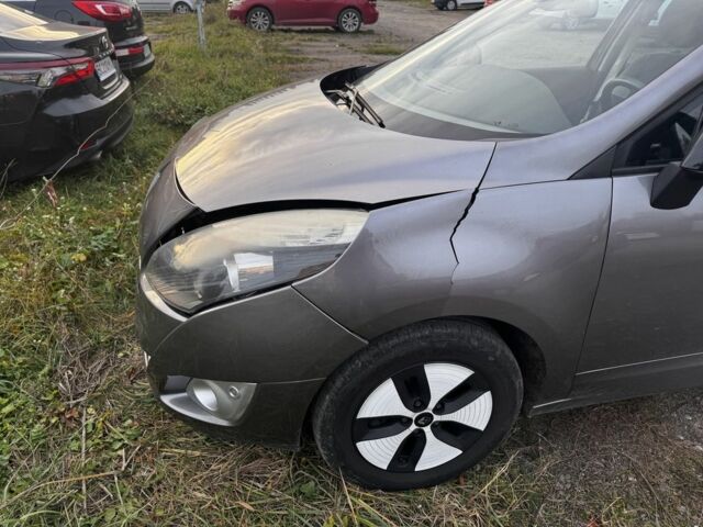 Серый Рено Гранд Сценик, объемом двигателя 1.4 л и пробегом 225 тыс. км за 3900 $, фото 2 на Automoto.ua