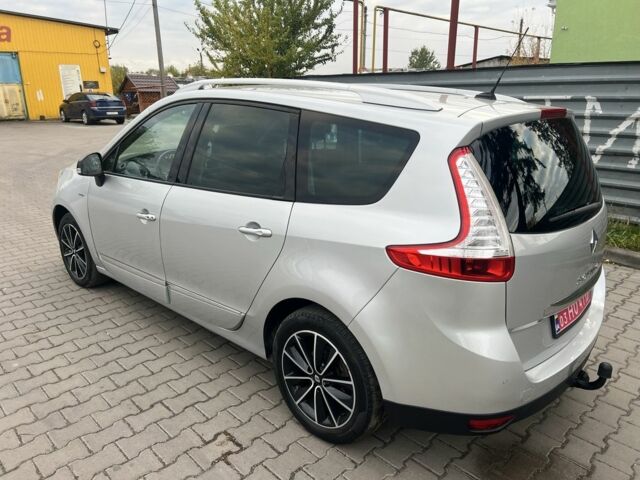 Серый Рено Гранд Сценик, объемом двигателя 1.5 л и пробегом 175 тыс. км за 9999 $, фото 6 на Automoto.ua