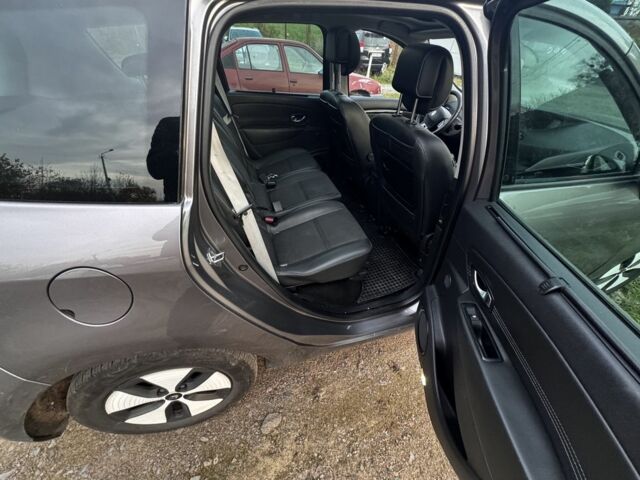 Серый Рено Гранд Сценик, объемом двигателя 1.4 л и пробегом 225 тыс. км за 3900 $, фото 16 на Automoto.ua