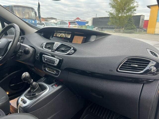 Серый Рено Гранд Сценик, объемом двигателя 1.5 л и пробегом 175 тыс. км за 9999 $, фото 23 на Automoto.ua