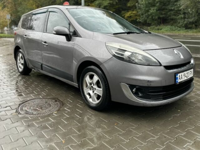 Сірий Рено Гранд Сценік, об'ємом двигуна 1.5 л та пробігом 250 тис. км за 6999 $, фото 2 на Automoto.ua