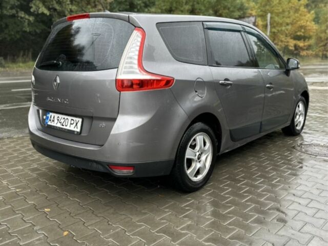 Сірий Рено Гранд Сценік, об'ємом двигуна 1.5 л та пробігом 250 тис. км за 6999 $, фото 4 на Automoto.ua