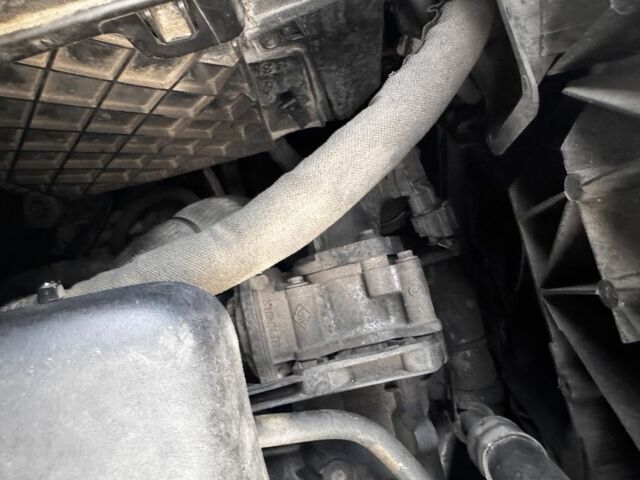 Серый Рено Гранд Сценик, объемом двигателя 1.4 л и пробегом 225 тыс. км за 3900 $, фото 6 на Automoto.ua