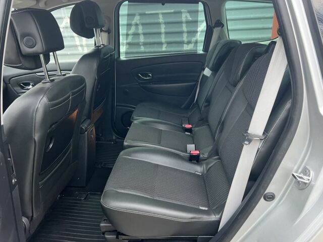 Серый Рено Гранд Сценик, объемом двигателя 1.5 л и пробегом 175 тыс. км за 9999 $, фото 15 на Automoto.ua