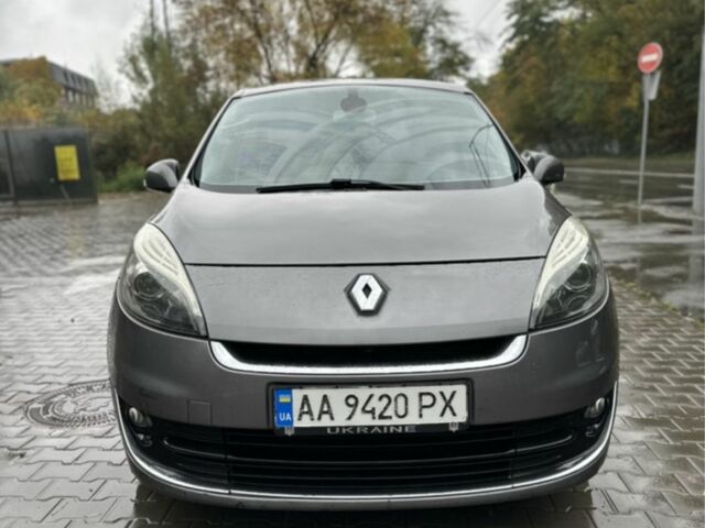 Сірий Рено Гранд Сценік, об'ємом двигуна 1.5 л та пробігом 250 тис. км за 6999 $, фото 1 на Automoto.ua