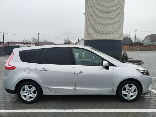 Серый Рено Гранд Сценик, объемом двигателя 1.5 л и пробегом 231 тыс. км за 8800 $, фото 7 на Automoto.ua