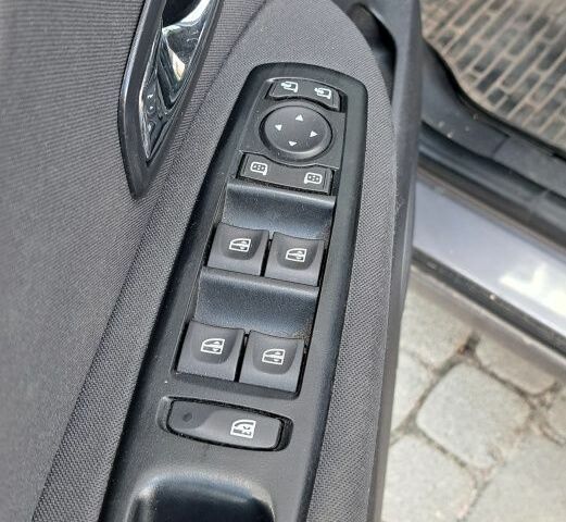 Серый Рено Гранд Сценик, объемом двигателя 1.5 л и пробегом 325 тыс. км за 9000 $, фото 2 на Automoto.ua