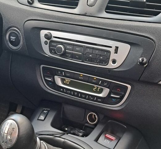 Серый Рено Гранд Сценик, объемом двигателя 1.5 л и пробегом 325 тыс. км за 9000 $, фото 5 на Automoto.ua