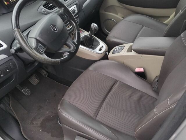 Серый Рено Гранд Сценик, объемом двигателя 1.5 л и пробегом 231 тыс. км за 8800 $, фото 16 на Automoto.ua