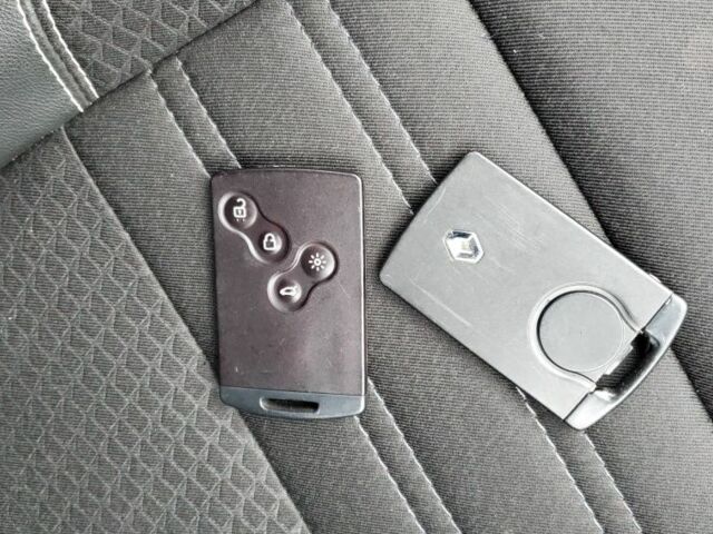 Серый Рено Гранд Сценик, объемом двигателя 1.5 л и пробегом 269 тыс. км за 10750 $, фото 22 на Automoto.ua