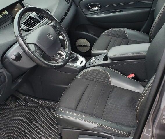 Серый Рено Гранд Сценик, объемом двигателя 1.5 л и пробегом 269 тыс. км за 10750 $, фото 8 на Automoto.ua