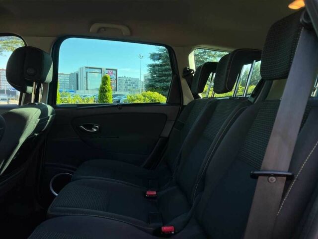 Серый Рено Гранд Сценик, объемом двигателя 1.9 л и пробегом 230 тыс. км за 7499 $, фото 9 на Automoto.ua