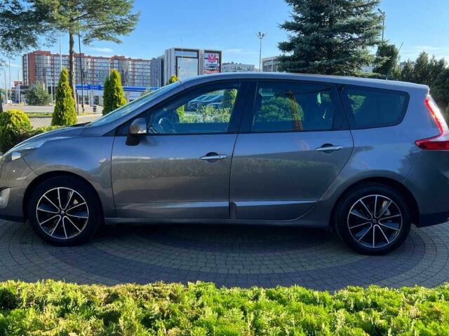 Серый Рено Гранд Сценик, объемом двигателя 1.9 л и пробегом 230 тыс. км за 7499 $, фото 3 на Automoto.ua