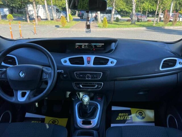 Серый Рено Гранд Сценик, объемом двигателя 1.9 л и пробегом 230 тыс. км за 7499 $, фото 10 на Automoto.ua