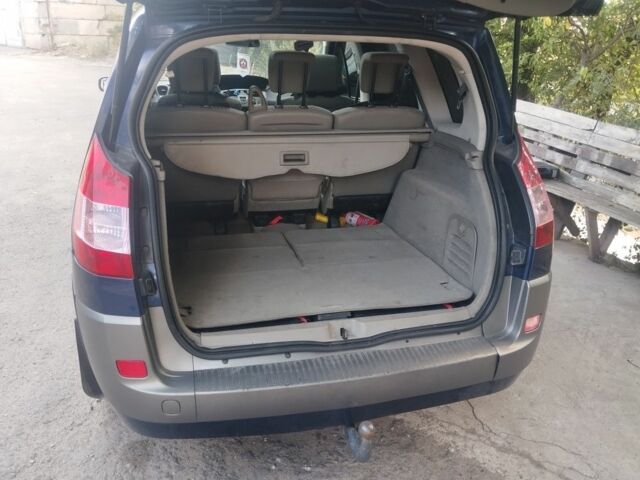 Синий Рено Гранд Сценик, объемом двигателя 2 л и пробегом 198 тыс. км за 5600 $, фото 6 на Automoto.ua