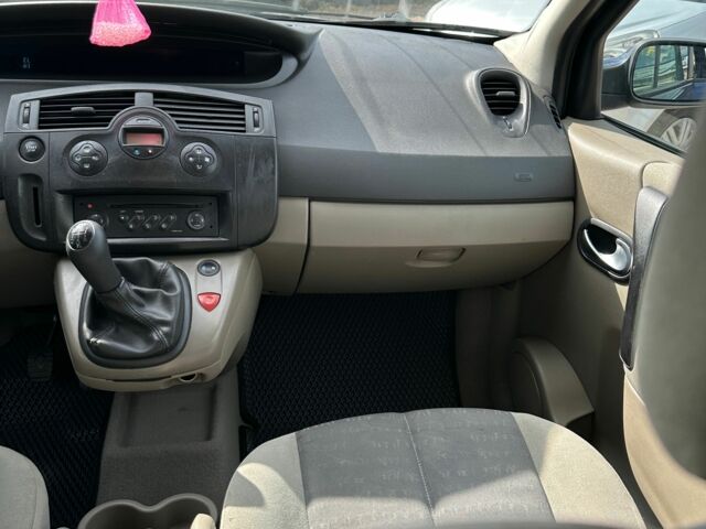 Синий Рено Гранд Сценик, объемом двигателя 1.5 л и пробегом 292 тыс. км за 4650 $, фото 5 на Automoto.ua