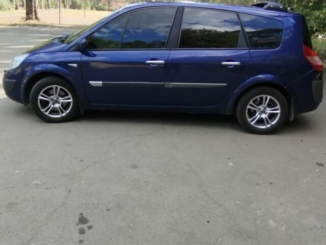 Синий Рено Гранд Сценик, объемом двигателя 2 л и пробегом 198 тыс. км за 5700 $, фото 1 на Automoto.ua