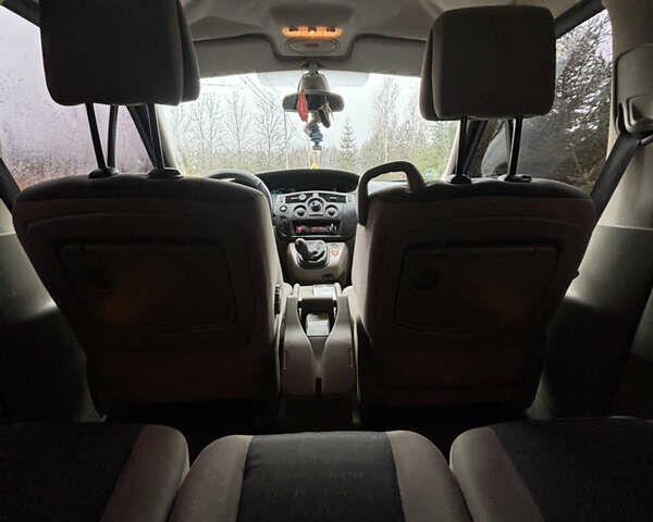 Синий Рено Гранд Сценик, объемом двигателя 1.6 л и пробегом 359 тыс. км за 4500 $, фото 9 на Automoto.ua