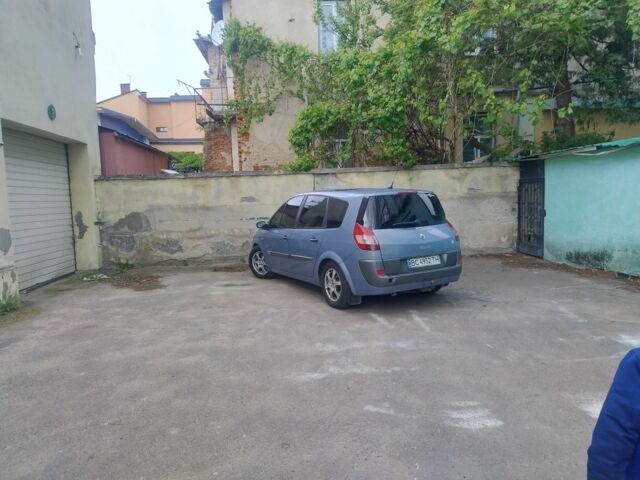 Синий Рено Гранд Сценик, объемом двигателя 1.9 л и пробегом 308 тыс. км за 4700 $, фото 4 на Automoto.ua