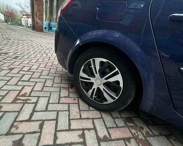 Синій Рено Гранд Сценік, об'ємом двигуна 1.46 л та пробігом 375 тис. км за 4800 $, фото 9 на Automoto.ua