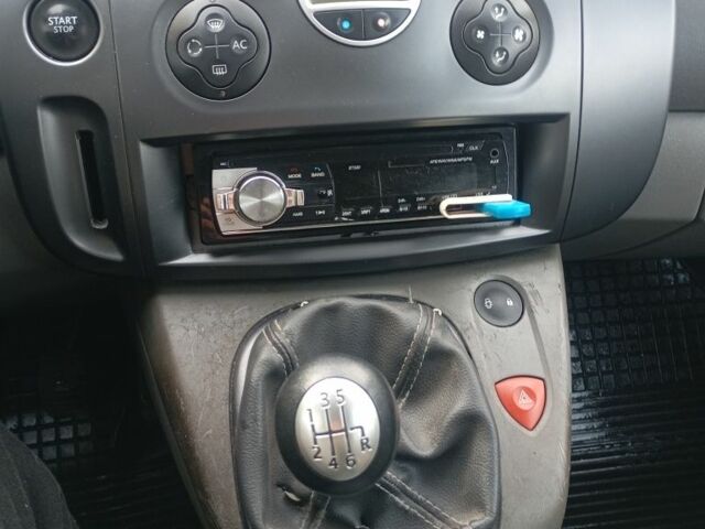 Синий Рено Гранд Сценик, объемом двигателя 2 л и пробегом 190 тыс. км за 6000 $, фото 6 на Automoto.ua