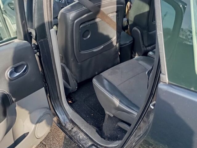 Синий Рено Гранд Сценик, объемом двигателя 2 л и пробегом 190 тыс. км за 6000 $, фото 4 на Automoto.ua