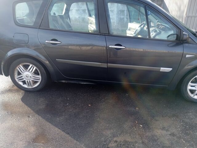 Синий Рено Гранд Сценик, объемом двигателя 2 л и пробегом 190 тыс. км за 6000 $, фото 5 на Automoto.ua