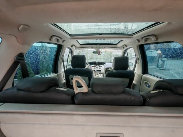 Синий Рено Гранд Сценик, объемом двигателя 1.9 л и пробегом 238 тыс. км за 5300 $, фото 6 на Automoto.ua