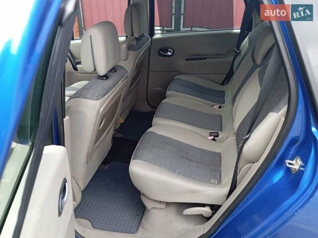 Синий Рено Гранд Сценик, объемом двигателя 1.6 л и пробегом 268 тыс. км за 4900 $, фото 5 на Automoto.ua