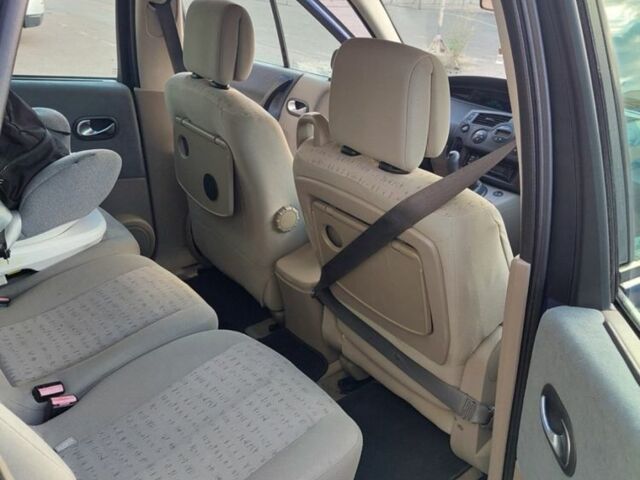 Синий Рено Гранд Сценик, объемом двигателя 1.6 л и пробегом 220 тыс. км за 4500 $, фото 4 на Automoto.ua