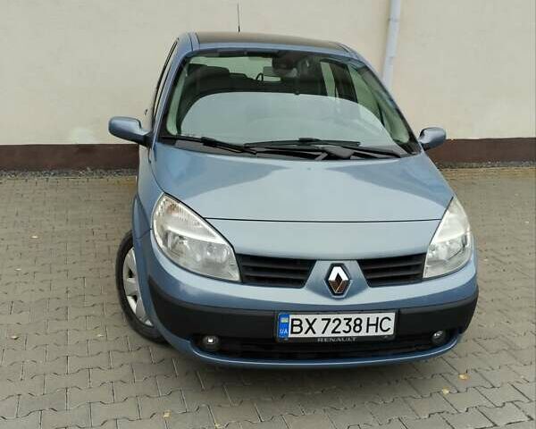Синий Рено Гранд Сценик, объемом двигателя 2 л и пробегом 205 тыс. км за 4800 $, фото 1 на Automoto.ua