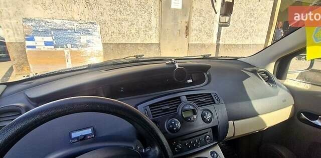 Синий Рено Гранд Сценик, объемом двигателя 1.6 л и пробегом 245 тыс. км за 4900 $, фото 6 на Automoto.ua