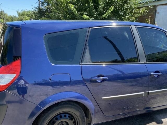 Синий Рено Гранд Сценик, объемом двигателя 1.6 л и пробегом 243 тыс. км за 4700 $, фото 6 на Automoto.ua