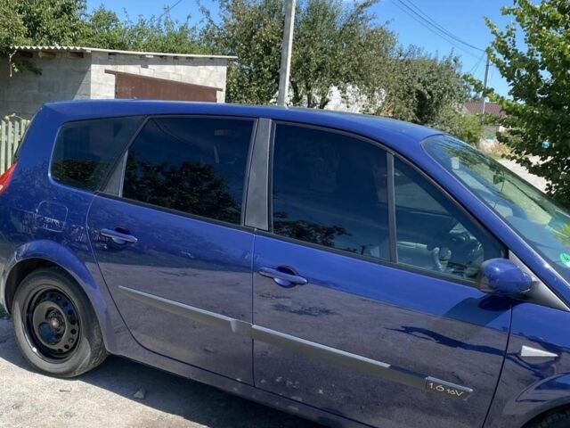 Синий Рено Гранд Сценик, объемом двигателя 1.6 л и пробегом 243 тыс. км за 4700 $, фото 3 на Automoto.ua