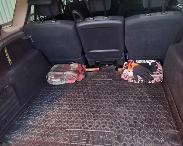 Синий Рено Гранд Сценик, объемом двигателя 1.87 л и пробегом 400 тыс. км за 5300 $, фото 8 на Automoto.ua