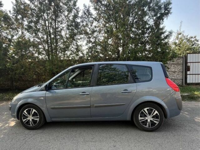 Рено Гранд Сценик 2006 в Славянске на Automoto.ua Синий Рено Гранд Сценик, объемом двигателя 2 л и пробегом 295 тыс. км за 5350 $, фото 1 на Automoto.ua