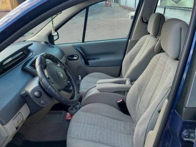 Синий Рено Гранд Сценик, объемом двигателя 1.6 л и пробегом 220 тыс. км за 4500 $, фото 3 на Automoto.ua