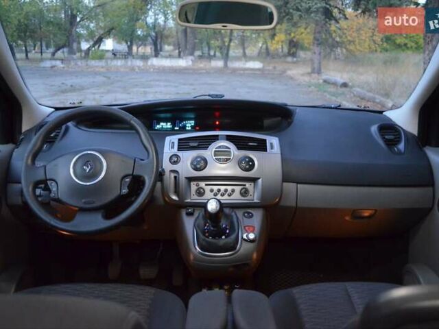 Синий Рено Гранд Сценик, объемом двигателя 1.6 л и пробегом 260 тыс. км за 5600 $, фото 17 на Automoto.ua