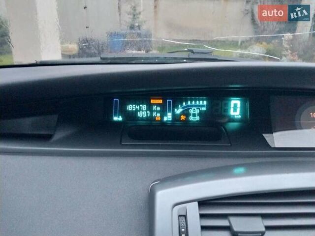 Синій Рено Гранд Сценік, об'ємом двигуна 1.6 л та пробігом 220 тис. км за 5300 $, фото 11 на Automoto.ua