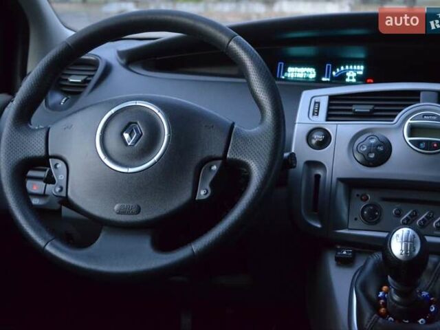 Синий Рено Гранд Сценик, объемом двигателя 1.6 л и пробегом 260 тыс. км за 5600 $, фото 16 на Automoto.ua