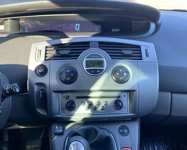 Синий Рено Гранд Сценик, объемом двигателя 2 л и пробегом 220 тыс. км за 4550 $, фото 1 на Automoto.ua